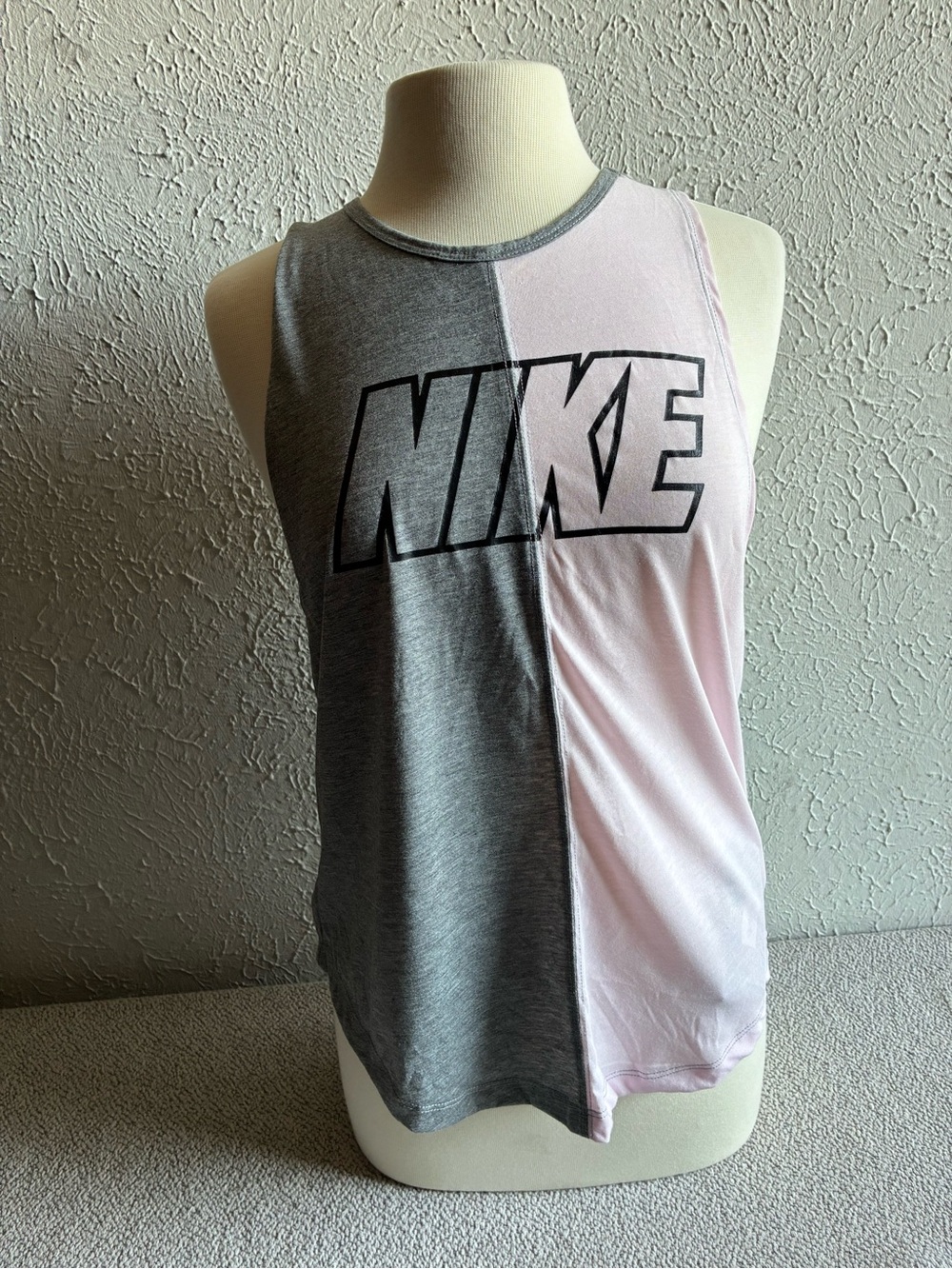 Nike Miler Tank SD Women’s M Dri-FIT Running Racerback Gray Pink AV8180